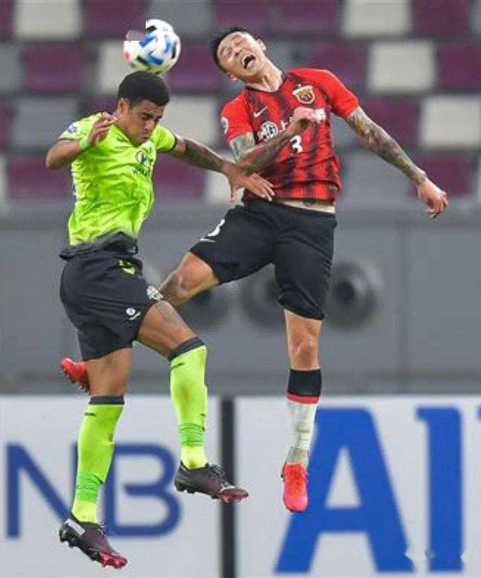 包含今夜法国杯传出新动向，费耶诺德内部沟通，管理层表态：态度坚定，赛程密集仍需轮换的词条