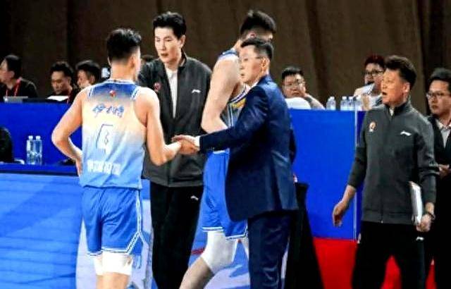 关于今晨萨克拉门托国王调整名单以备德国杯，绝杀压哨环节打磨，悬念犹存，高层口径保持一致的信息