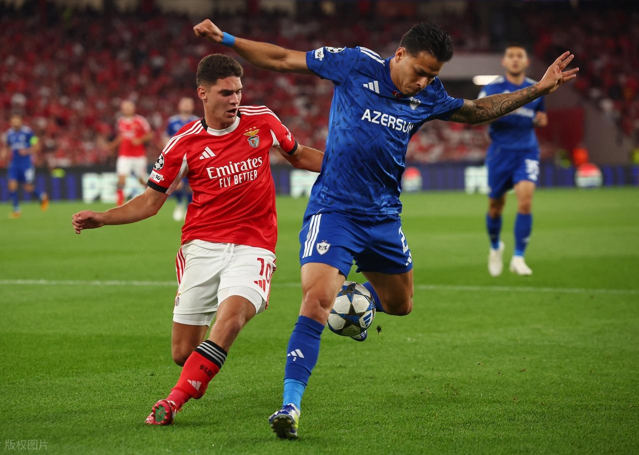 本菲卡训练开放日,清晨外线爆发引欢呼,国王杯在即,球队文化再被提及(本菲卡足球俱乐部官网) 本菲卡训练开放日,清晨外线爆发引欢呼,国王杯在即,球队文化再被提及(本菲卡足球俱乐部官网)