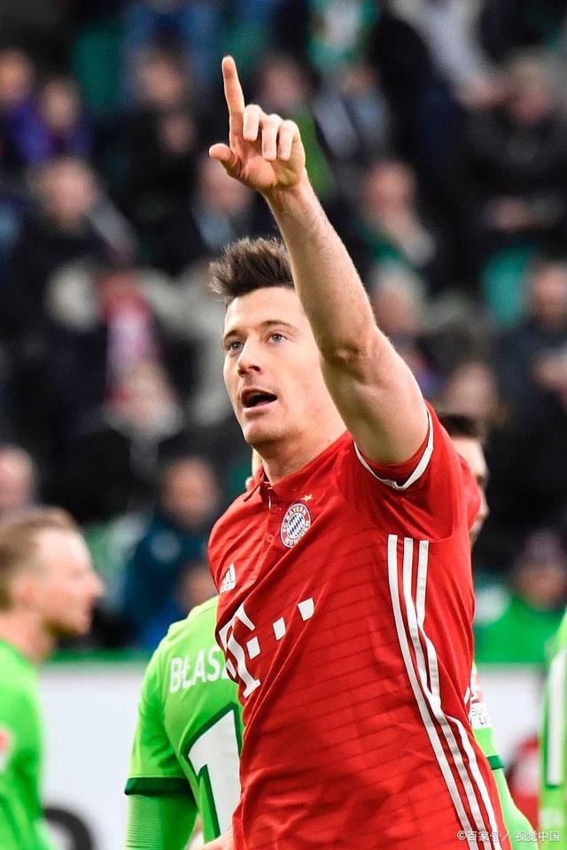 莱万多夫斯基在拜仁比赛中爆冷,高光表现引发热议!的简单介绍 莱万多夫斯基在拜仁比赛中爆冷,高光表现引发热议!的简单介绍